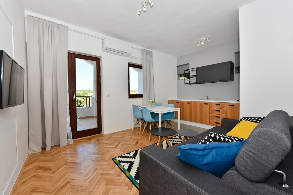 Mediterraneo Garden Apartments Petrcane Εξωτερικό φωτογραφία