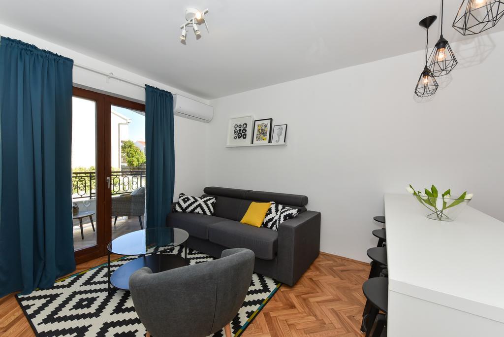 Mediterraneo Garden Apartments Petrcane Εξωτερικό φωτογραφία