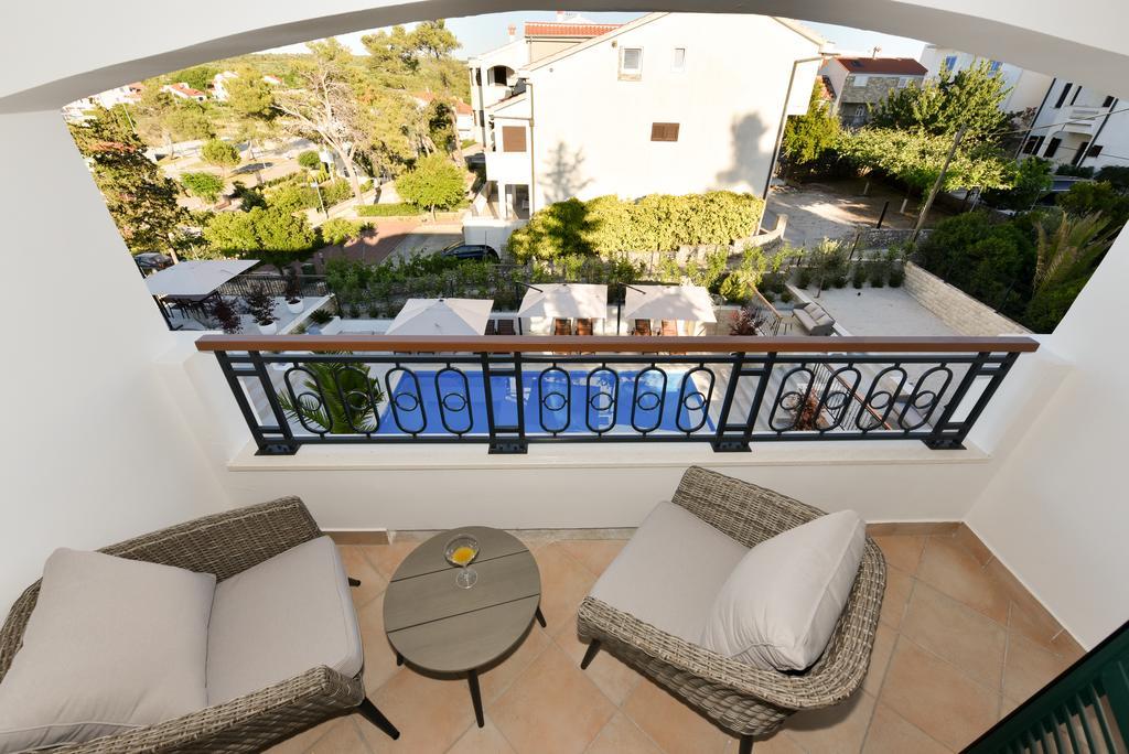 Mediterraneo Garden Apartments Petrcane Εξωτερικό φωτογραφία