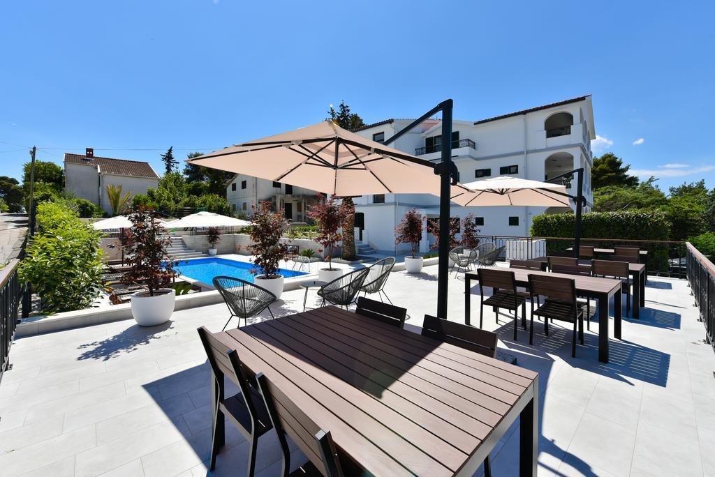 Mediterraneo Garden Apartments Petrcane Εξωτερικό φωτογραφία